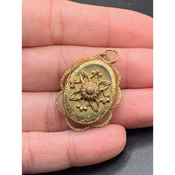 Vintage PR ST Co Gold Filled Locket Pendant Keepsake Ornate Front w Back Opening - Picture 7 of 7